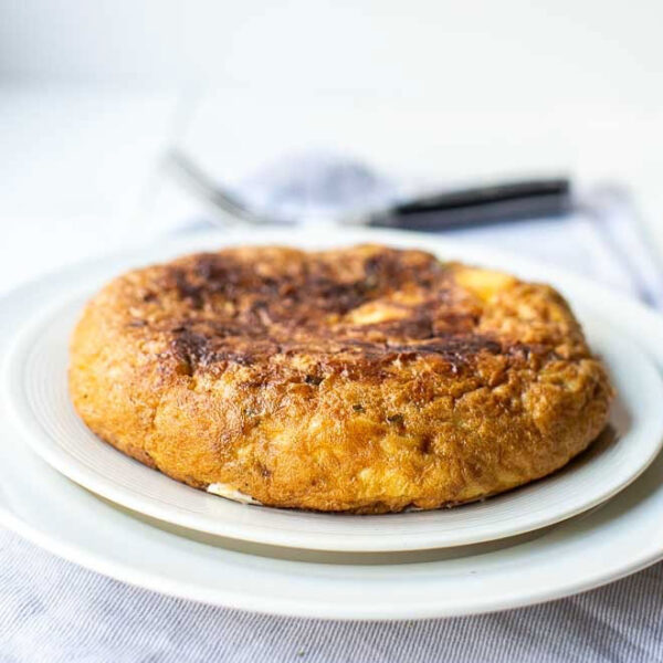 Tortilla de patatas con atún y mahonesa