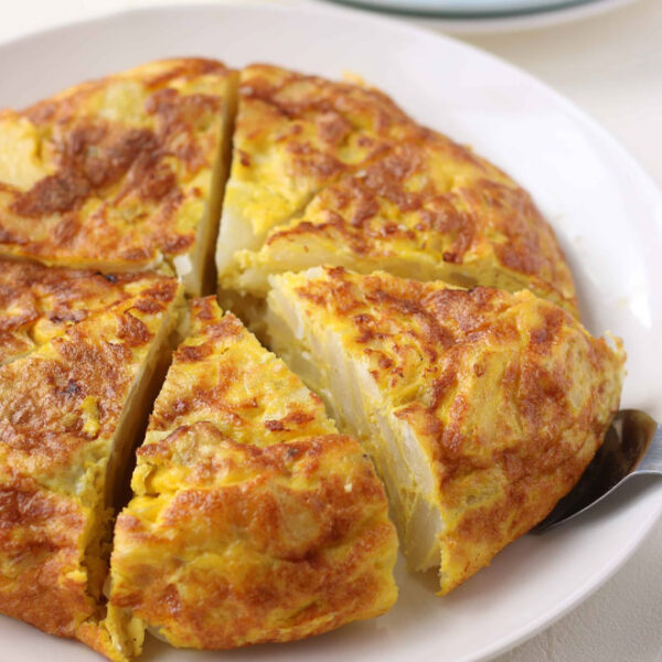 Tortilla de patatas con setas y queso